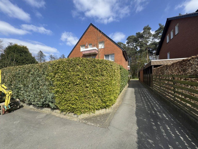 Bild1 Rheda-Wiedenbr�ck Mehrfamilienhaus 6-Familienhaus mit Garagen N�he Schlo� Rheda