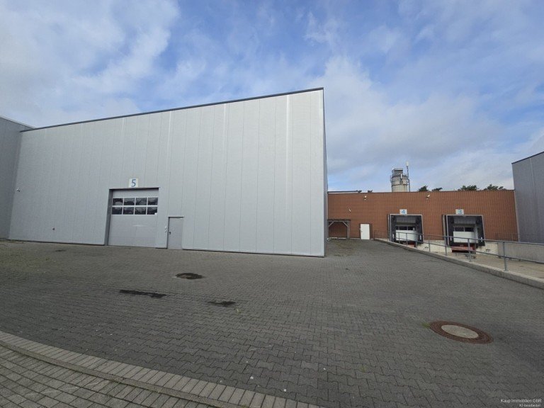 9118-1 Harsewinkel - Marienfeld Lager Lager- oder Logistikfl�che: Beheizte Gewerbehalle mit 24/7-Nutzung in Harsewinkel-Marienfeld