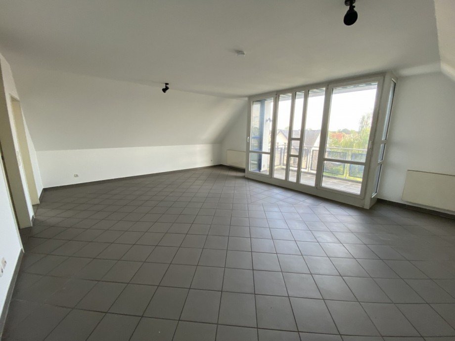 Wohn-/Esszimmer Etagenwohnung G�tersloh