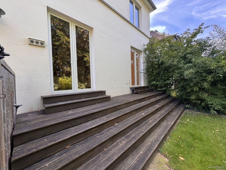 Nordseite mit Zugang zu K�che und Wohn-/Essbereich Einfamilienhaus G�tersloh
