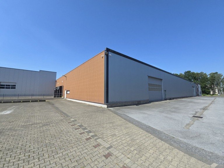9057-47 Harsewinkel - Marienfeld Lager Ideale Voraussetzung: Gewerbehalle mit B�rofl�chen in Harsewinkel-Marienfeld