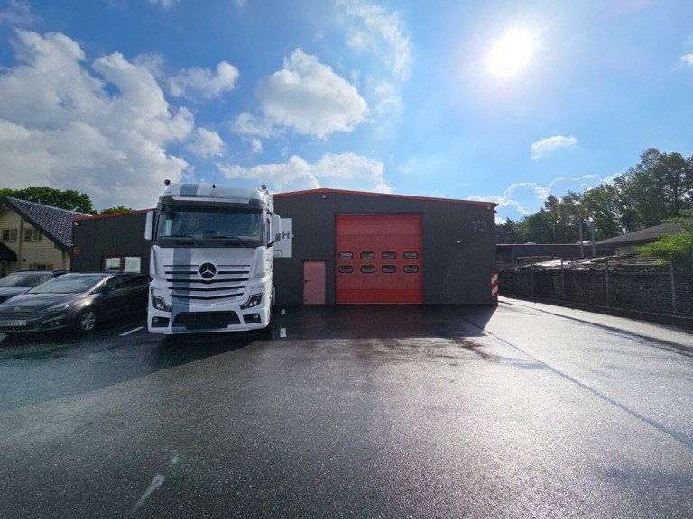 8898-1 Verl - Kaunitz Lager Vielseitiges Gewerbeareal mit Gewerbehallen, Freifl�che & Wohnhaus in guter Lage von Verl