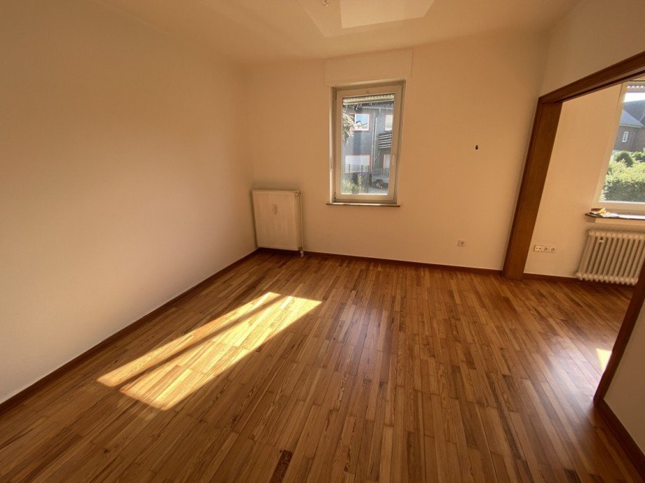 Zimmer als Durchgangszimmer Erdgeschosswohnung G�tersloh