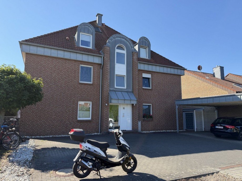 Stra�enansicht Dachgeschosswohnung G�tersloh