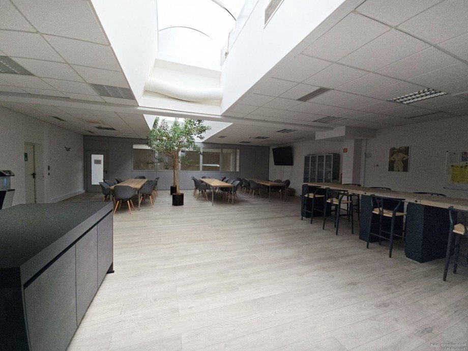 8817-29 Halle / Lager / Produktion G�tersloh