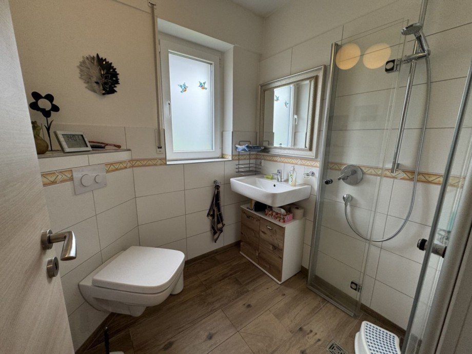 G�ste-WC mit Dusche Einfamilienhaus G�tersloh / Isselhorst