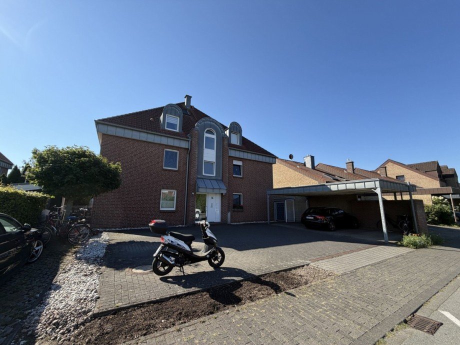 Stra�enansicht Dachgeschosswohnung G�tersloh
