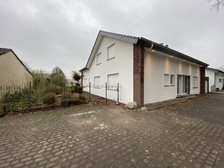 8793-1 Rheda-Wiedenbr�ck Erdgeschosswohnung 4 ZKB Wohnung im Au�enbereich von Rheda-Wiedenbr�ck