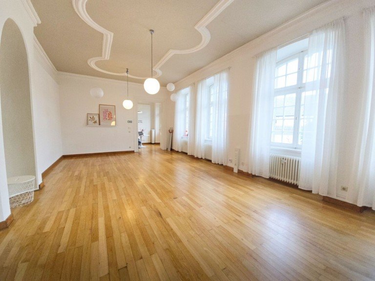  Rheda-Wiedenbr�ck B�rofl�che Helle Altbau-B�rofl�che mit repr�sentativen R�umlichkeiten in Rheda