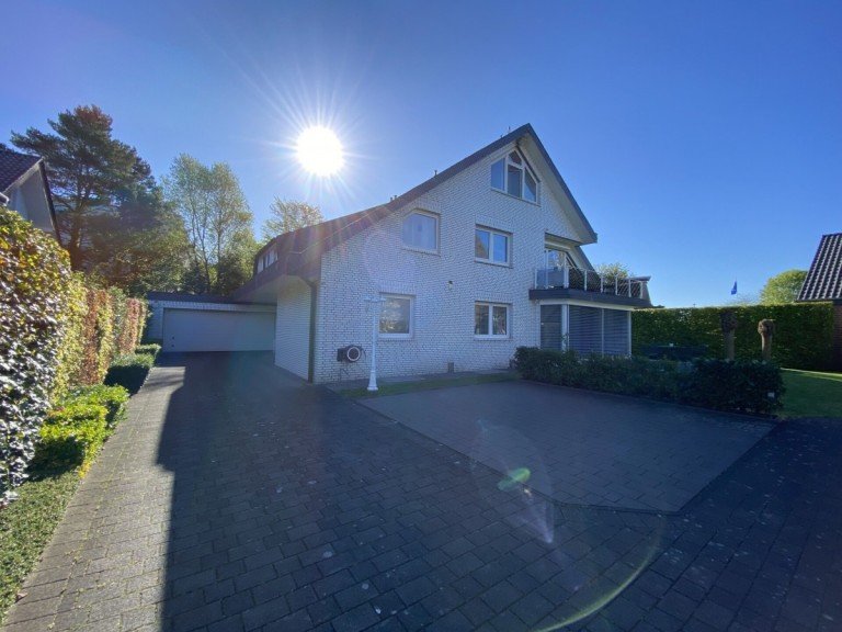 8866-11 G�tersloh / Kattenstroth - GT-S�d, Spexard, Kattenstroth Dachgeschosswohnung Hier wohnen Sie gem�tlich! Attraktive Dachgeschosswohnung in ruhiger Wohnlage von GT-Kattenstroth