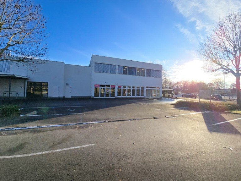 Bild1 G�tersloh Ausstellungsfl�che Ideale Ausstellungsfl�che in TOP Lage: Exklusive Fachmarktlage direkt an der B61 in G�tersloh