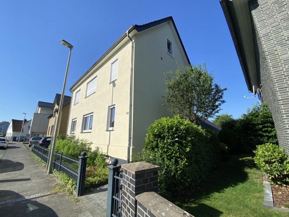 Stra�enansicht Erdgeschosswohnung G�tersloh